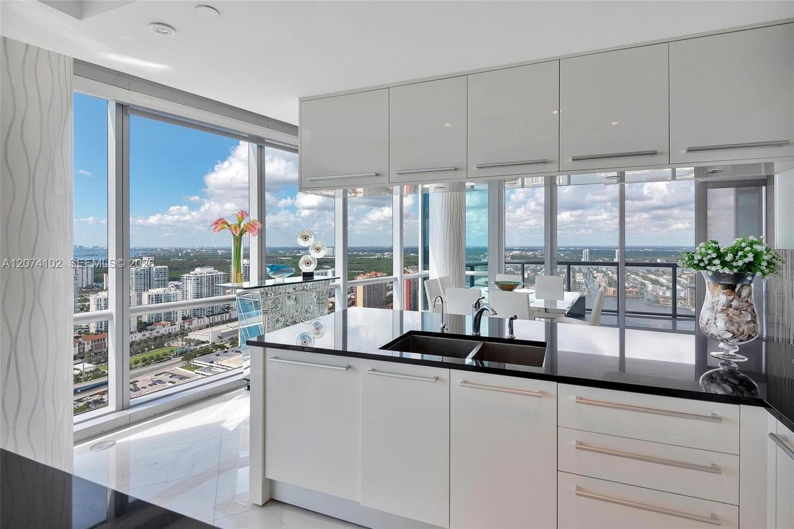 Jade Ocean · #4201 in Sunny Isles Beach - Photo 12