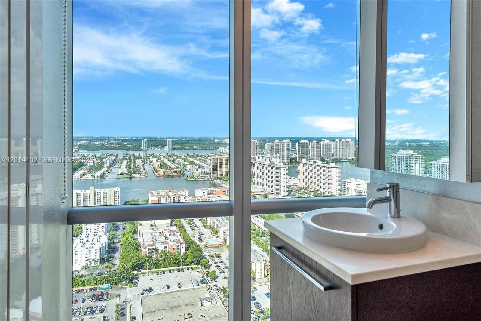 Jade Ocean · #4201 in Sunny Isles Beach - Photo 26
