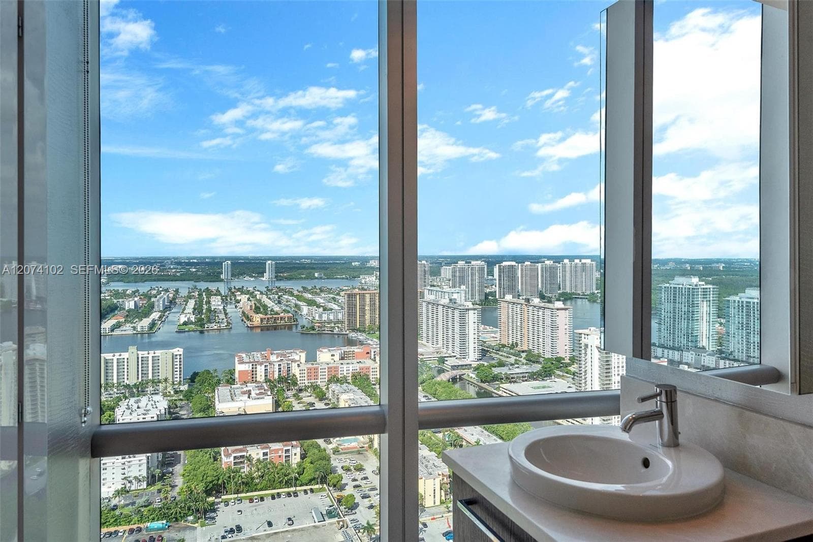 Jade Ocean · #4201 in Sunny Isles Beach - Photo 25