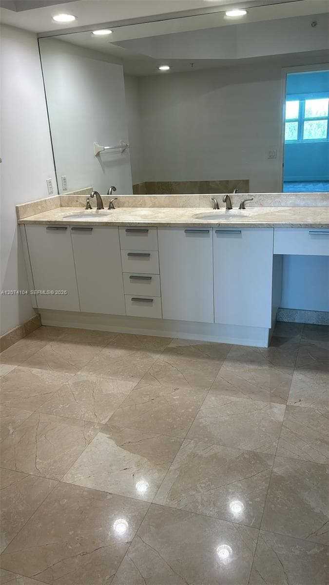 THE OAKS I CONDO · #702 in North Miami - Photo 8