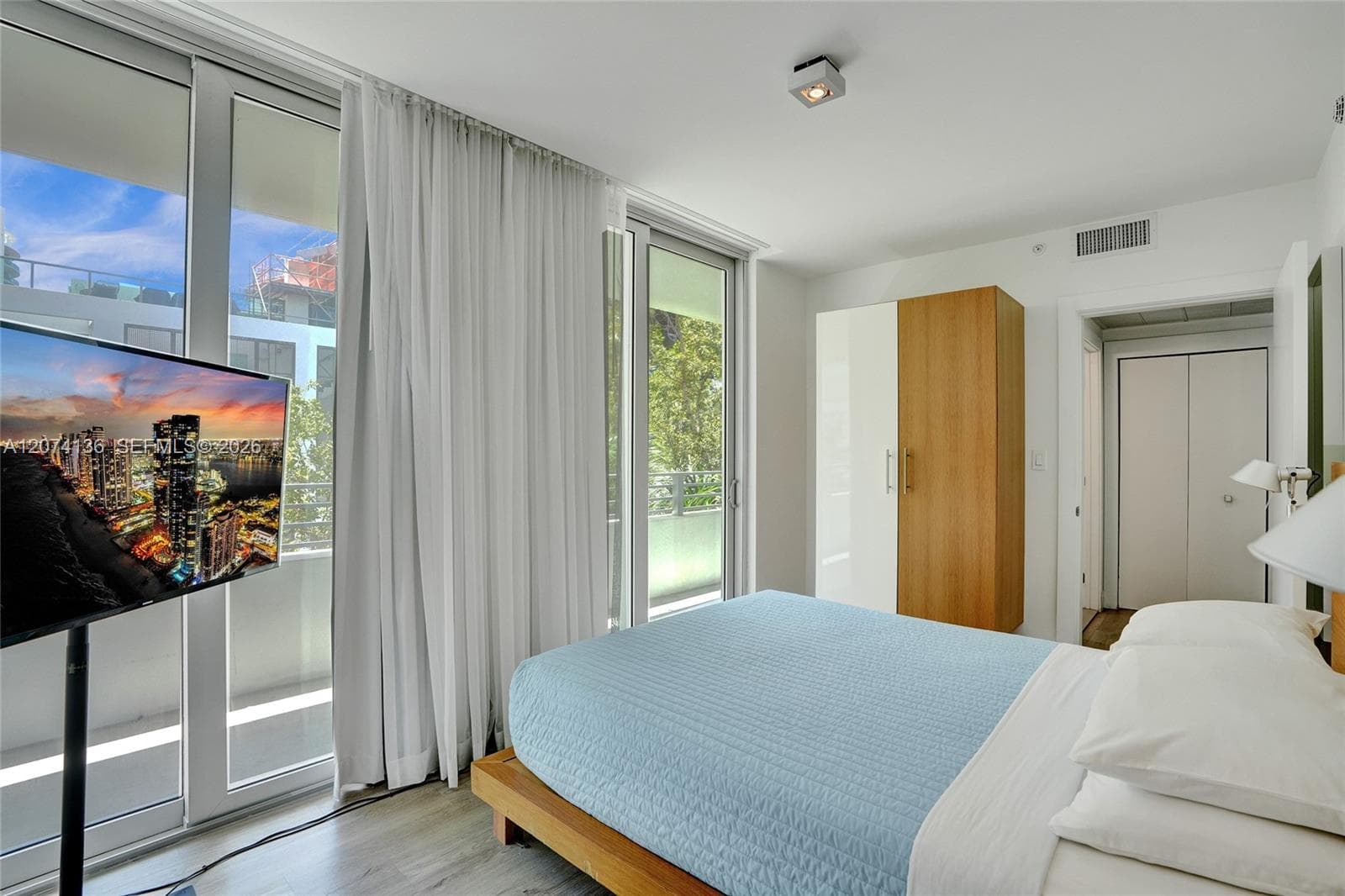 6080 Collins Condo · #520 in Miami Beach - Photo 2