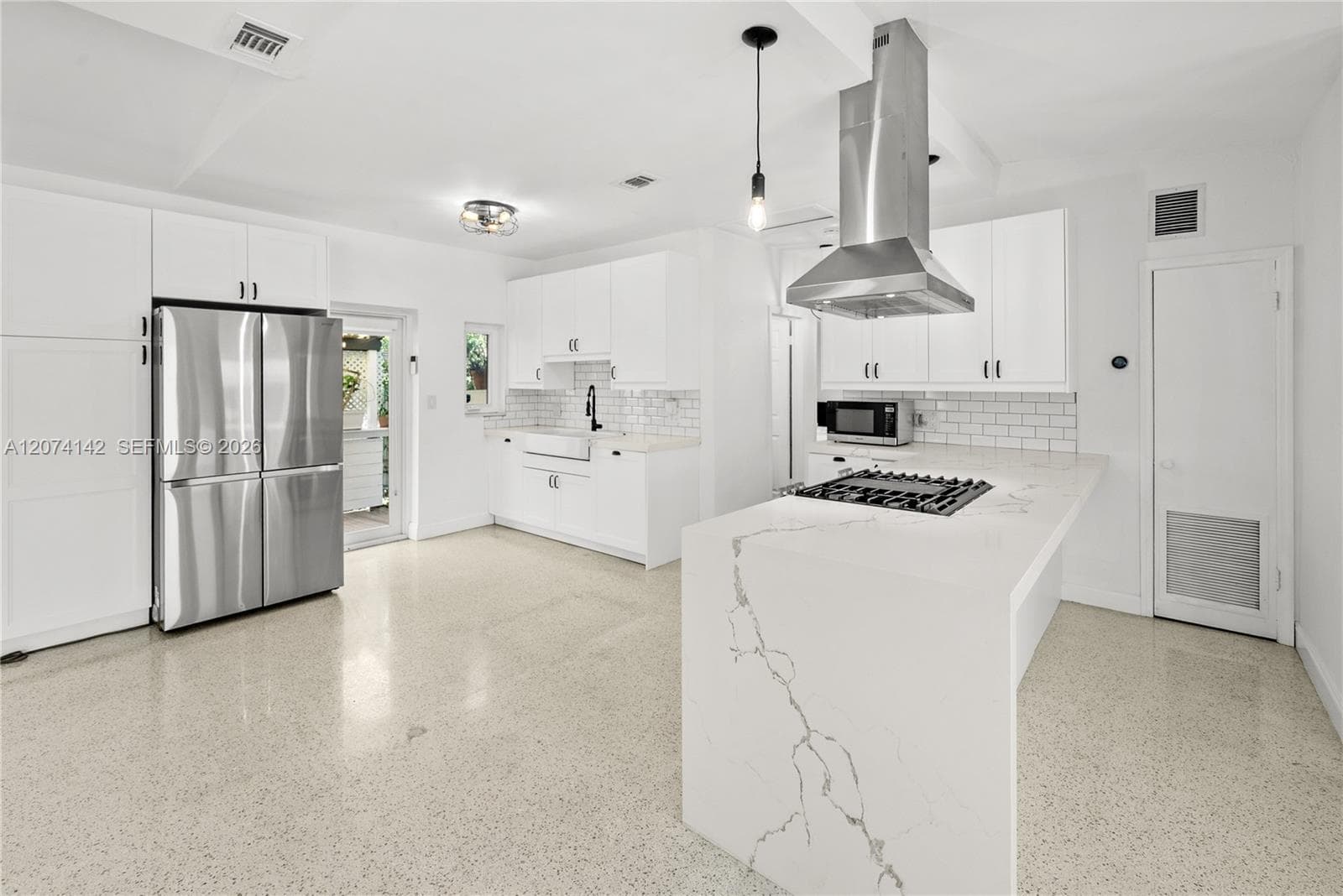 3130 SW 27th Ter photo 5