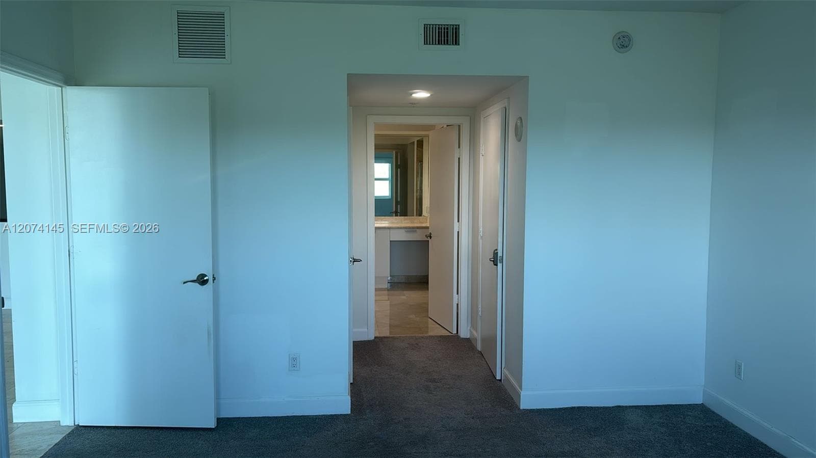 OAKS CONDO · #702 in North Miami - Photo 9