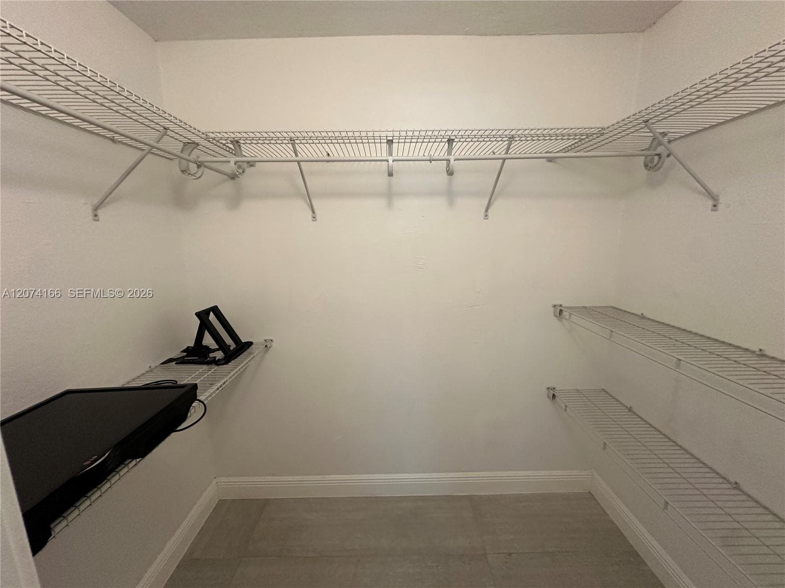 Primary Big/Spacious Closet