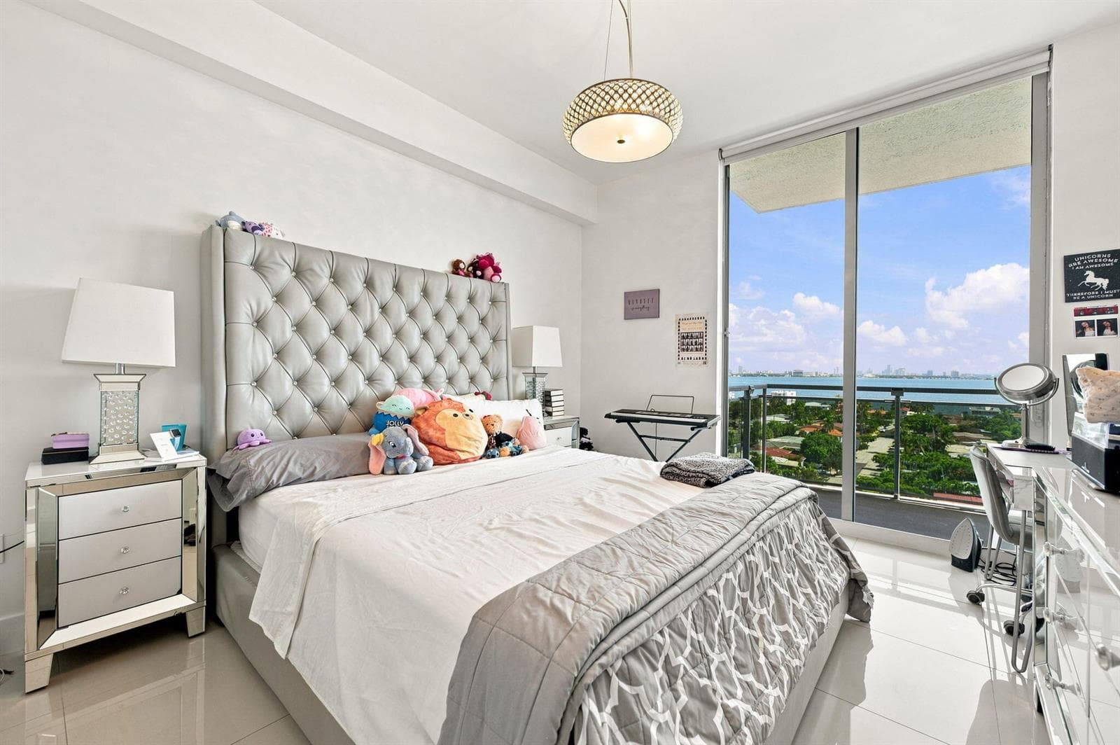 21-web-or-mls-7901-hispanola-ave-unit-10