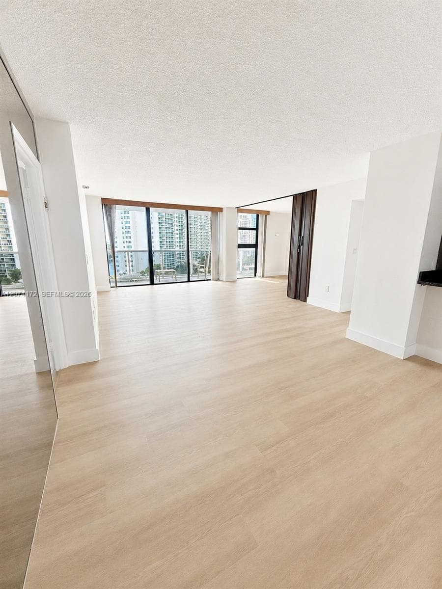 WATERVIEW CONDO · #1037 in Aventura - Photo 10