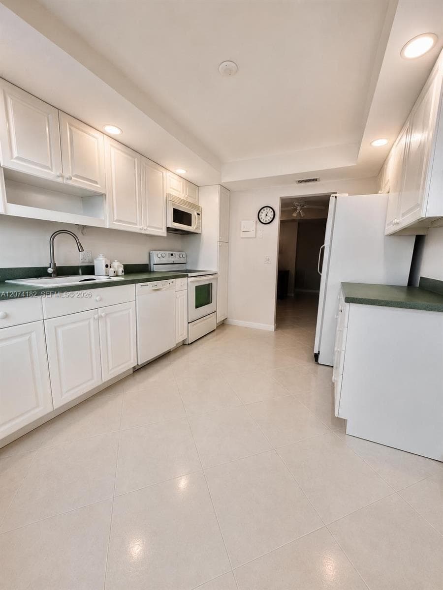 Admirals Port · #1616W in Aventura - Photo 9