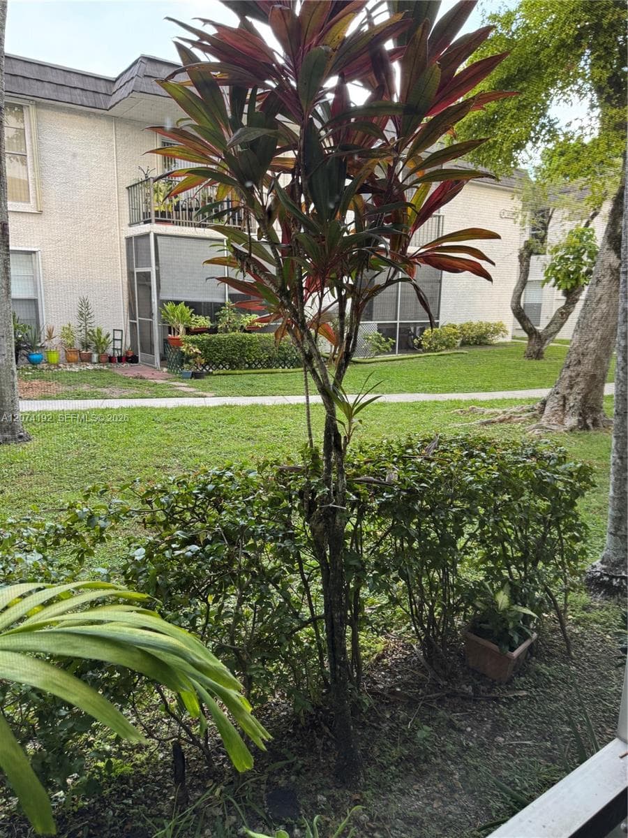 Kendall Acres Bldg V · #V1 in Miami - Photo 16