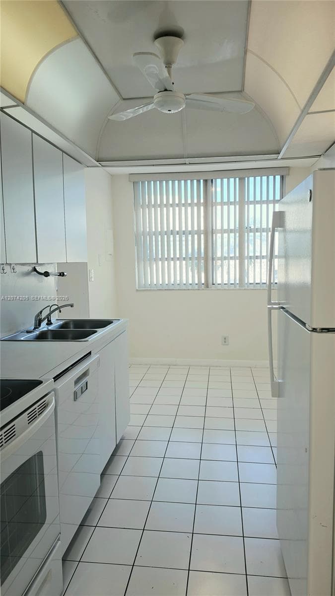 PLAZA TOWERS SOUTH · #202 in Hallandale Beach - Photo 7