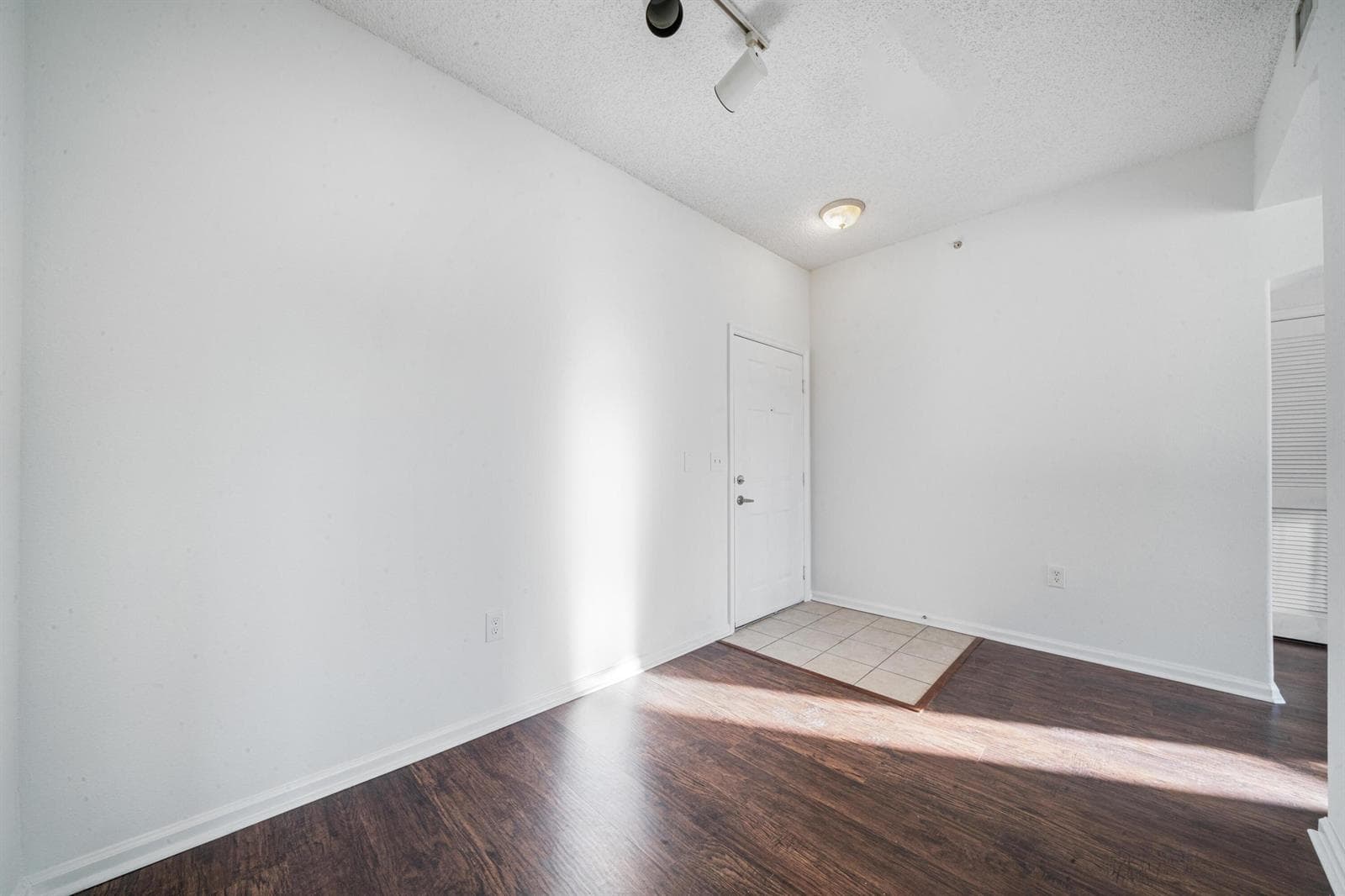 533 NE 3rd Ave #541 - 11