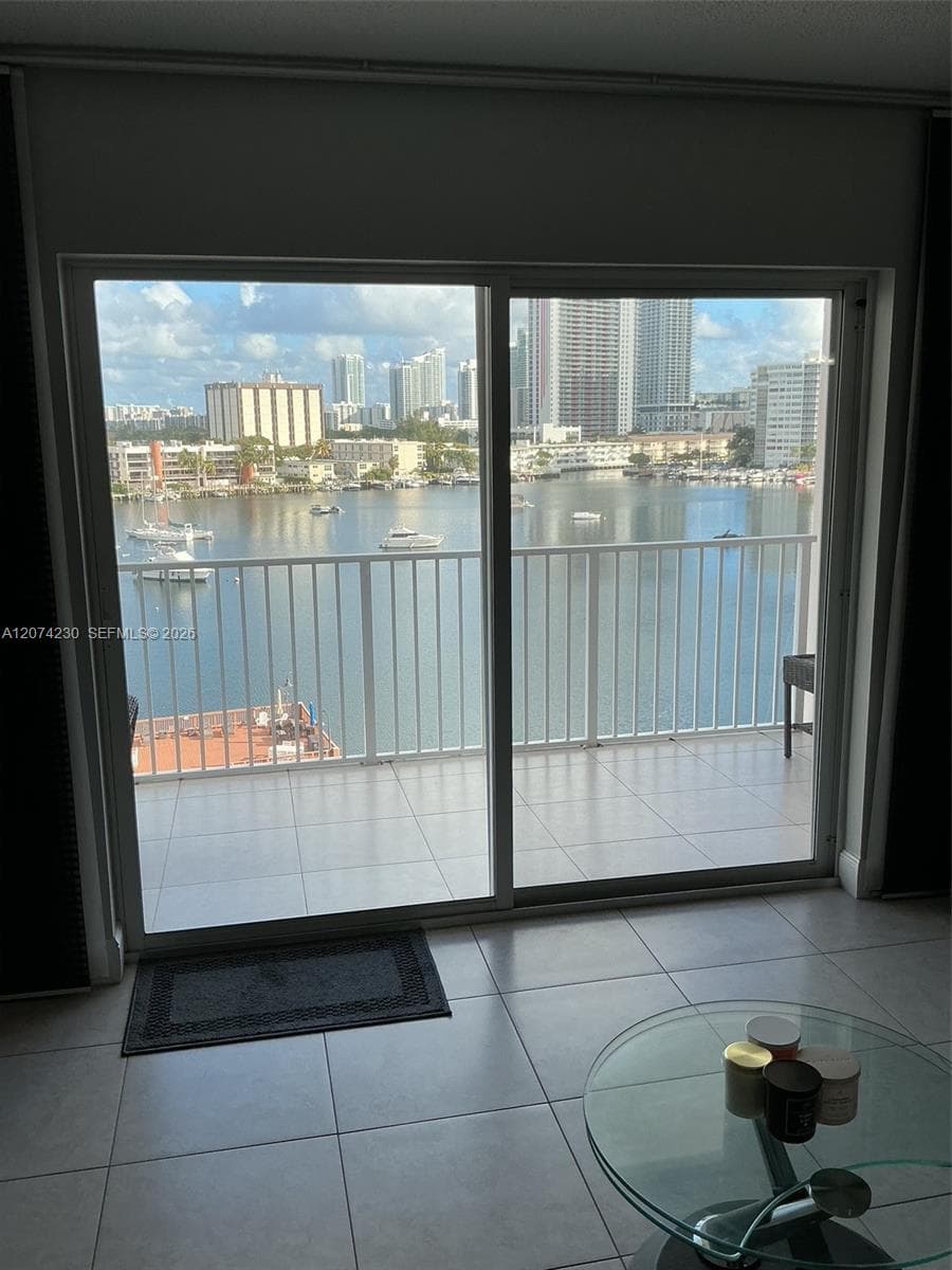 PARK LAYNE TOWERS CONDO · #55 in Hallandale Beach - Photo 15