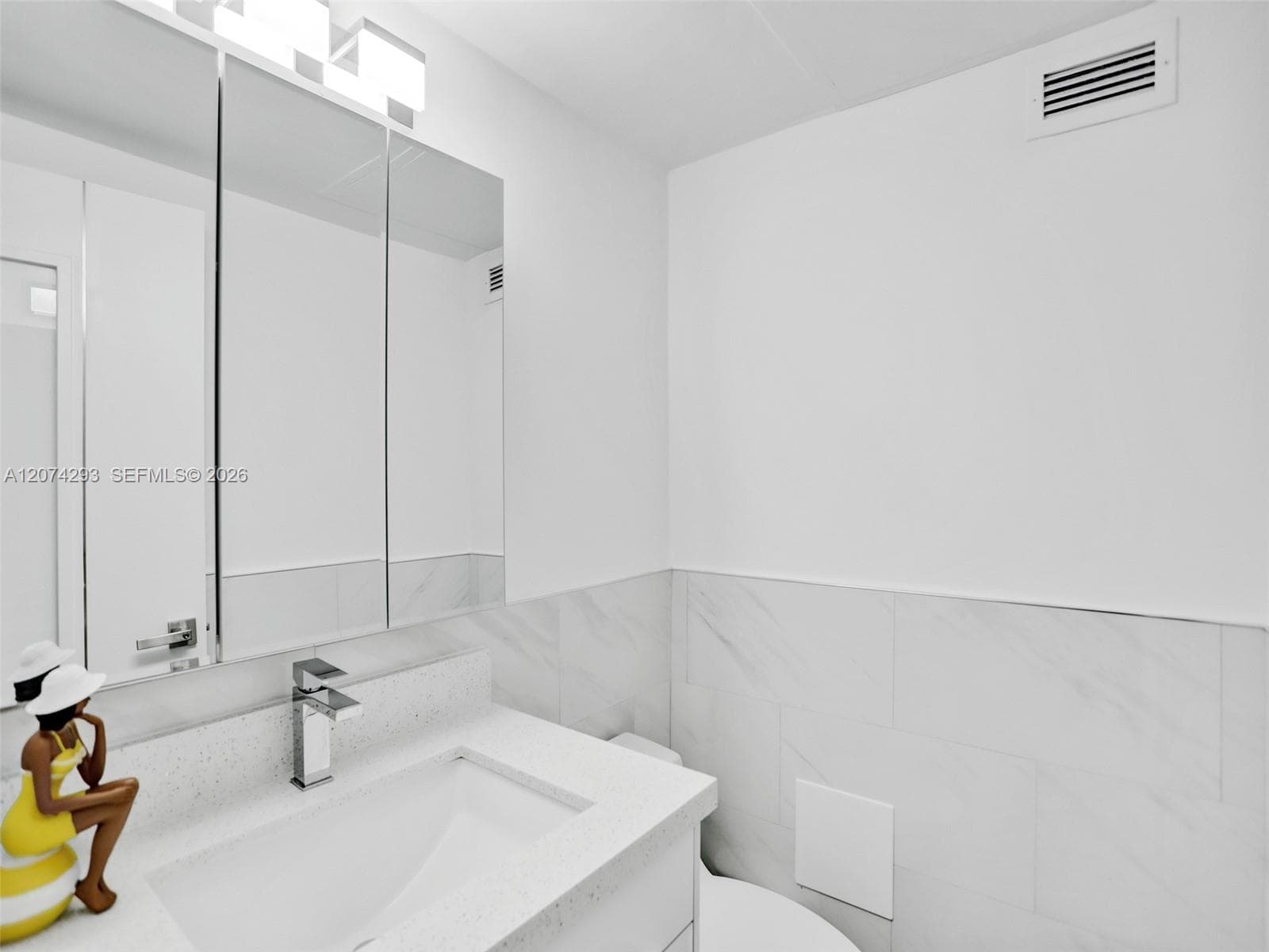 WAVE CONDO · #639 (available Sep 21) in Hollywood - Photo 14
