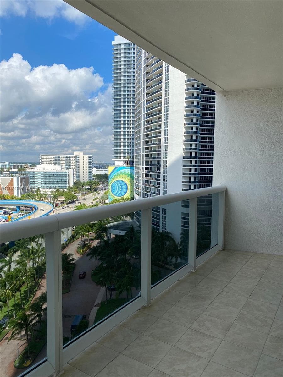 BEACH CLUB CONDO · #1409 in Hallandale Beach - Photo 23