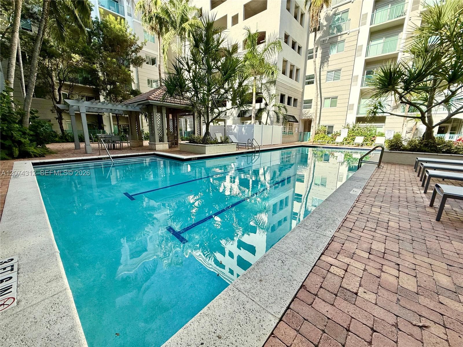 VALENCIA CONDO · #137 in South Miami - Photo 2