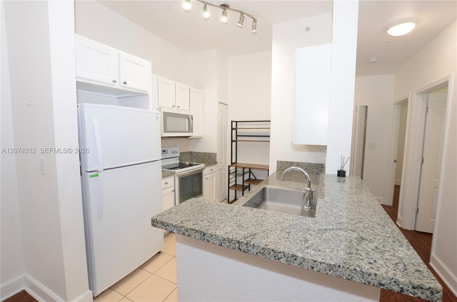 VALENCIA CONDO · #137 in South Miami - Photo 4