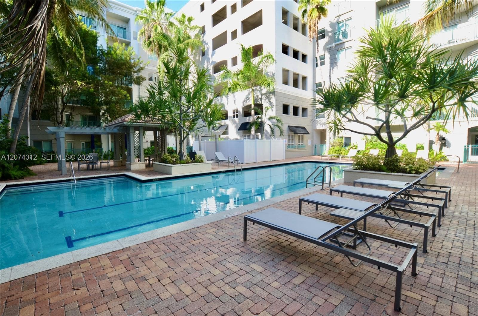 VALENCIA CONDO · #137 in South Miami - Photo 25