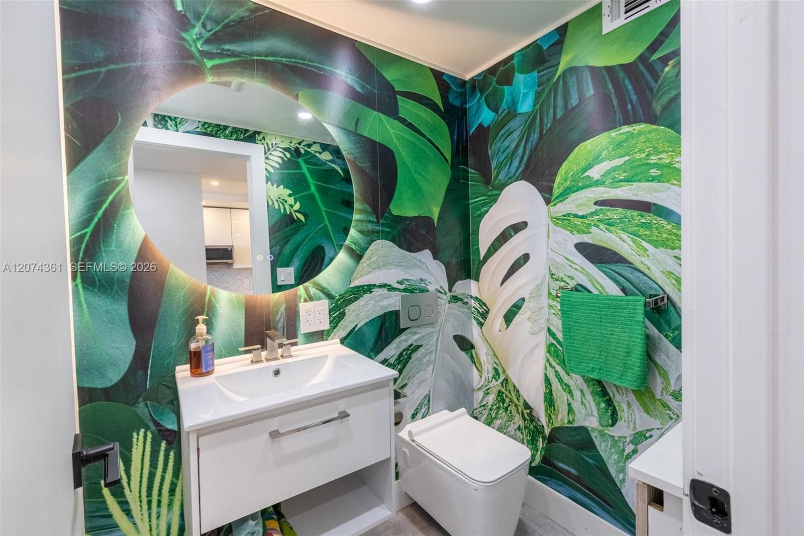 ISLAND SHORES CONDO · #1003 in North Miami Beach - Photo 4