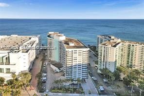 SEA AIR TOWERS CONDO · #1605 in Hollywood - Photo 6