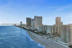 SEA AIR TOWERS CONDO · #1605 in Hollywood - Photo 3