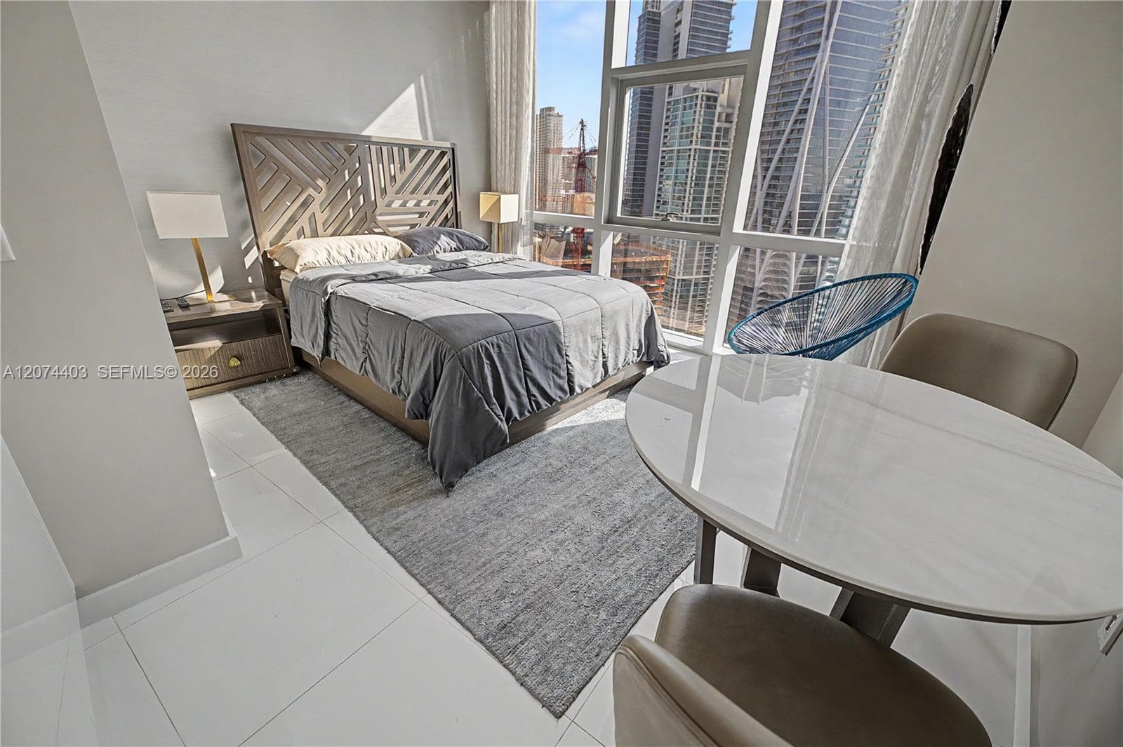 Private guest suite with separate entrance, sitting area