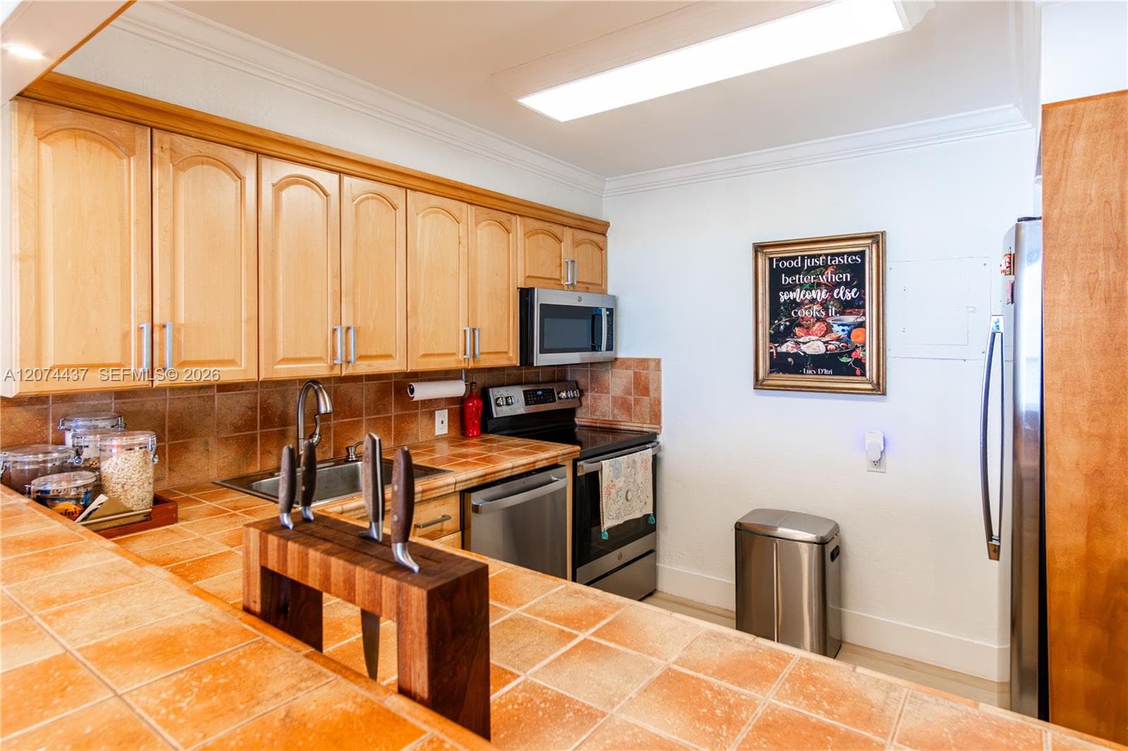 ARLEN BEACH CONDO · #605 in Miami Beach - Photo 2