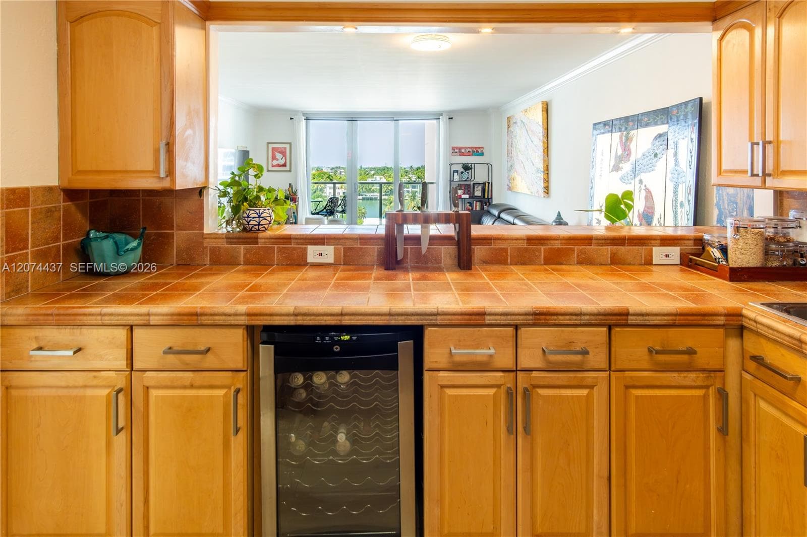 ARLEN BEACH CONDO · #605 in Miami Beach - Photo 4