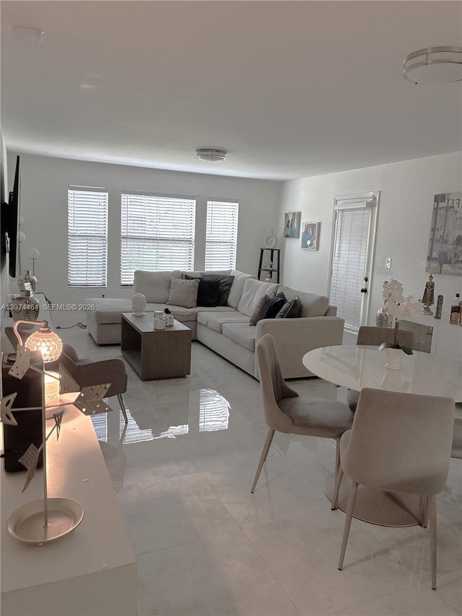 BISCAYNE BEACH CLUB CONDO · #518 in Miami - Photo 2