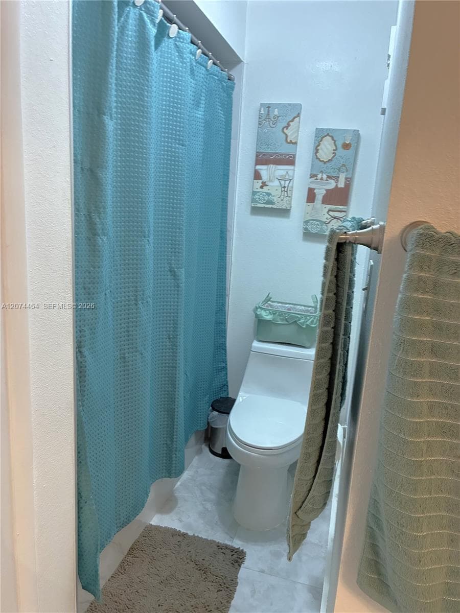 BISCAYNE BEACH CLUB CONDO · #518 in Miami - Photo 15