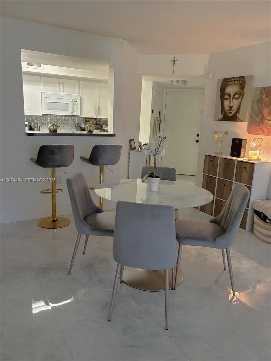 BISCAYNE BEACH CLUB CONDO · #518 in Miami - Photo 4