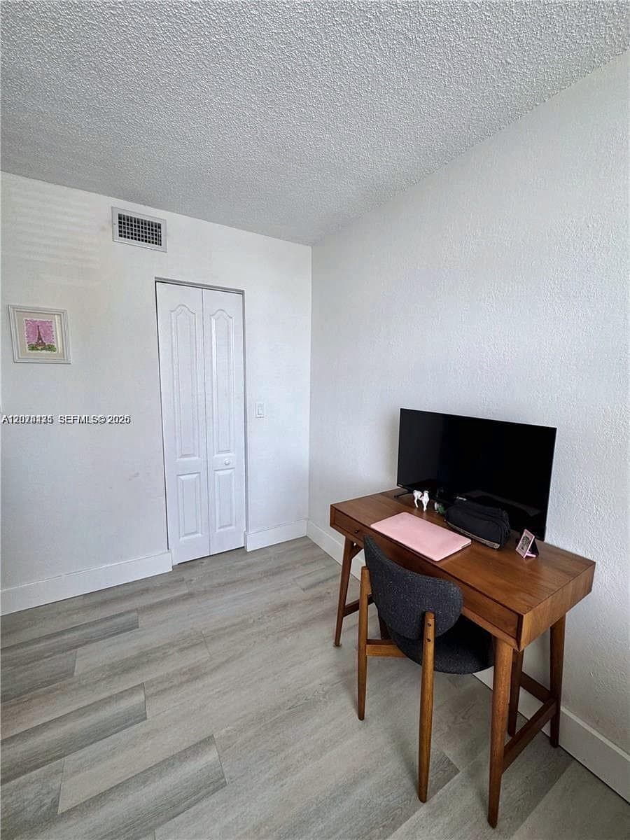 KEYSTONE TOWERS CONDO · #609 in North Miami - Photo 12