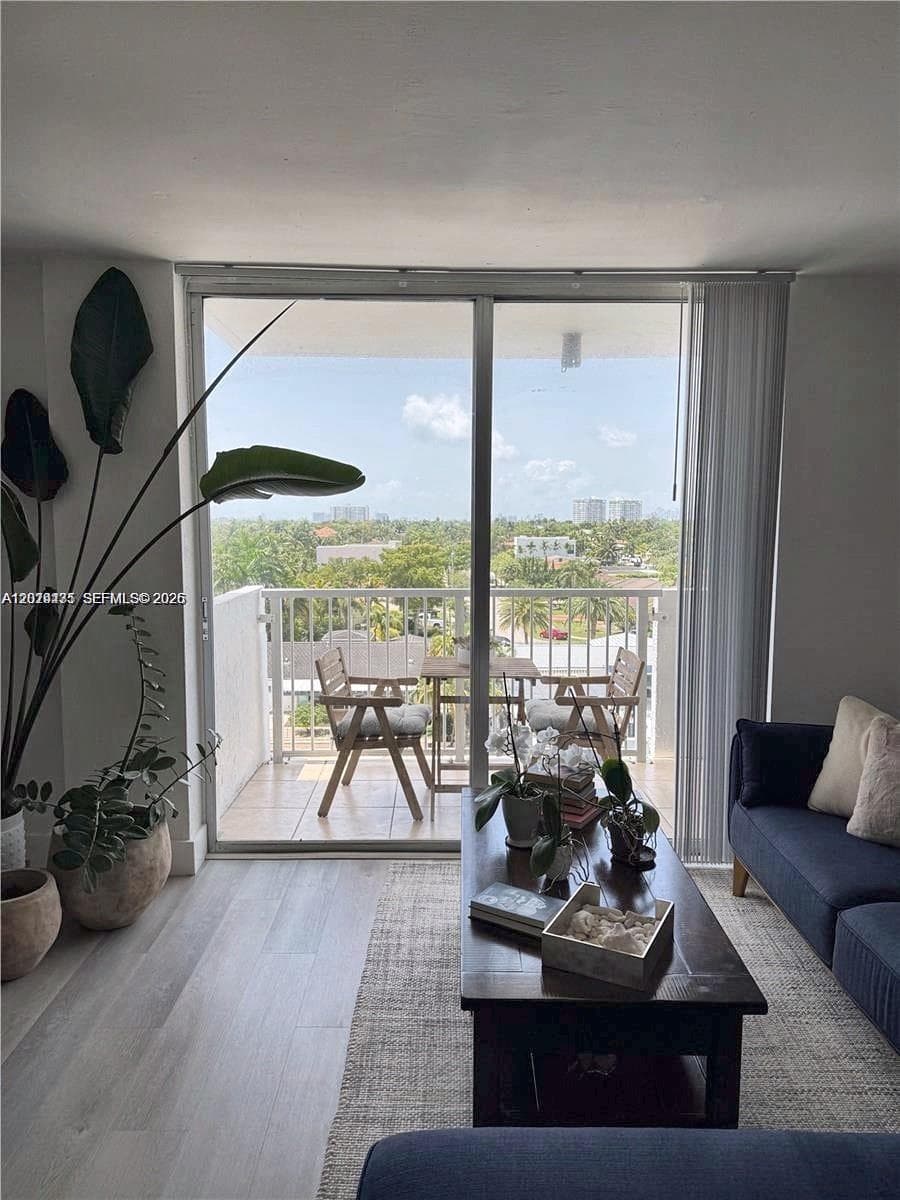 KEYSTONE TOWERS CONDO · #609 in North Miami - Photo 3