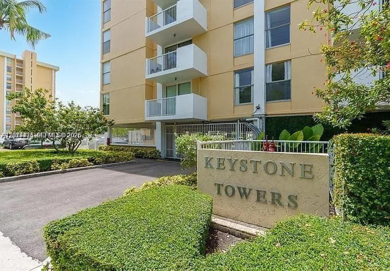 KEYSTONE TOWERS CONDO · #609 in North Miami - Photo 1