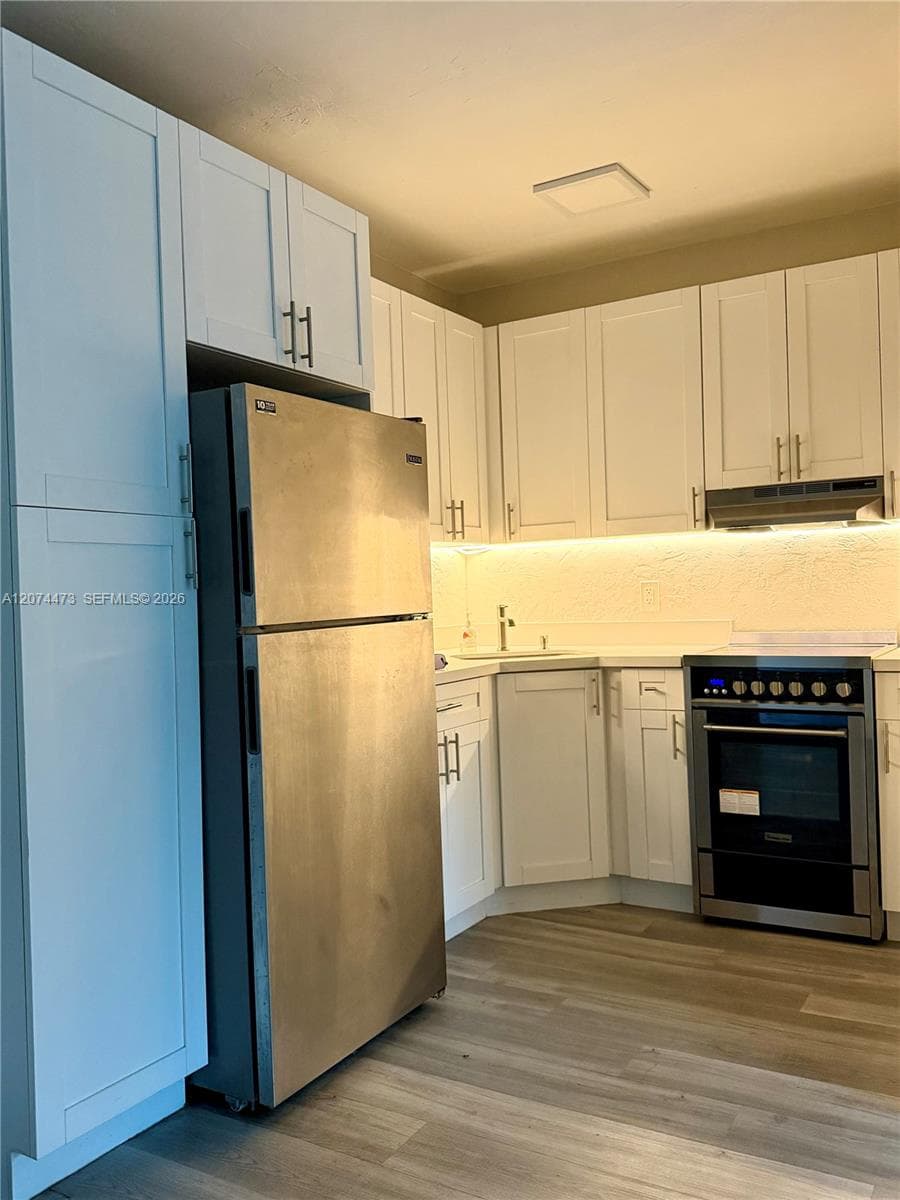 SEA WASH CONDO · #20 in Miami Beach - Photo 4