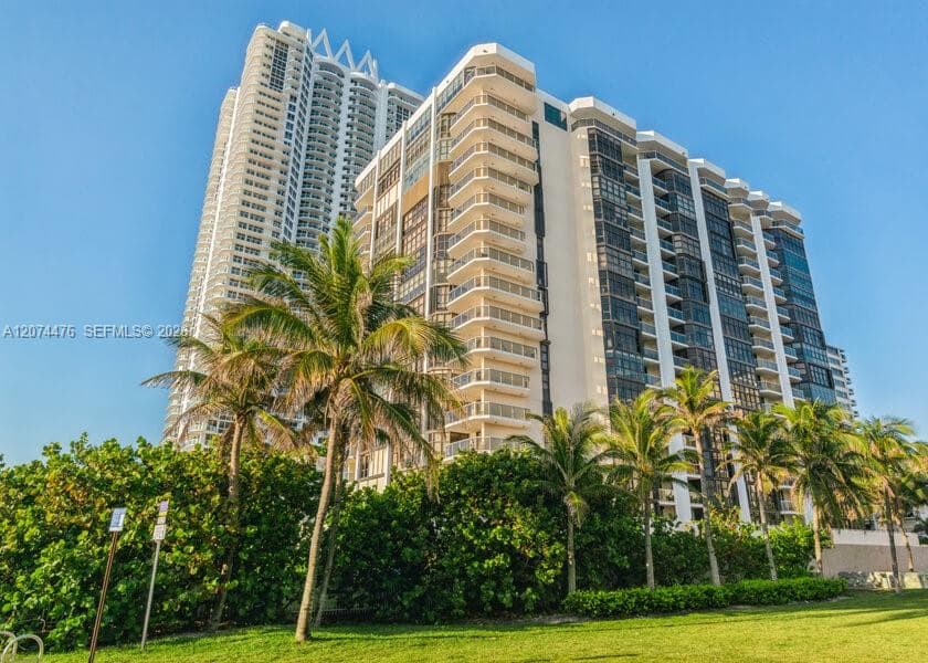 MAR DEL PLATA CONDO · #1702 in Miami Beach - Photo 3