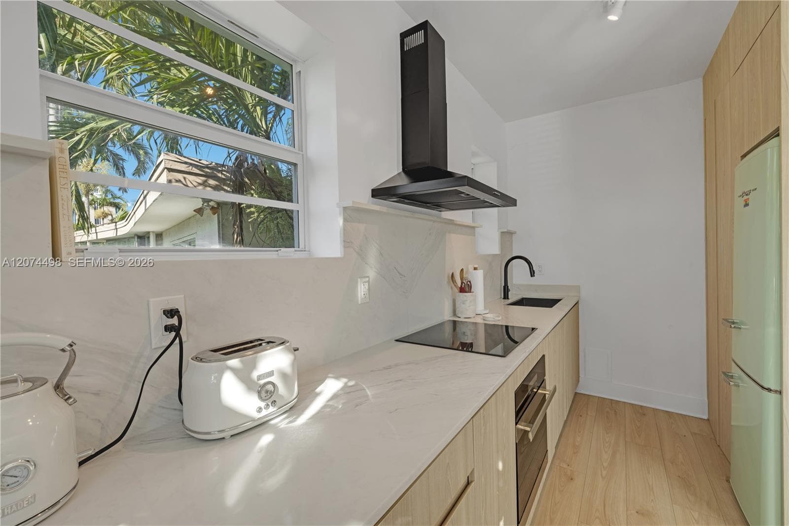 PINE TREE PLACE CONDO · #209 in Miami Beach - Photo 5