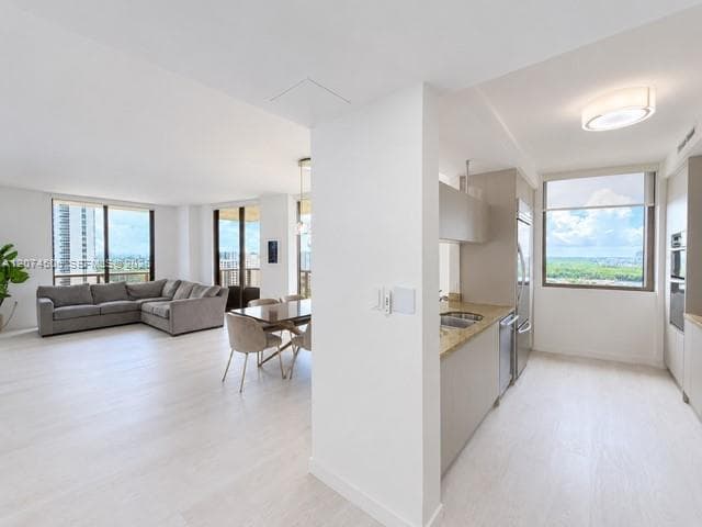 SAYAN CONDO · #1804 in Sunny Isles Beach - Photo 4