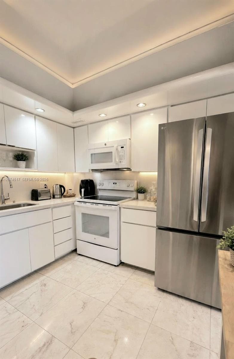 HEMISPHERES CONDO · #17P in Hallandale Beach - Photo 3