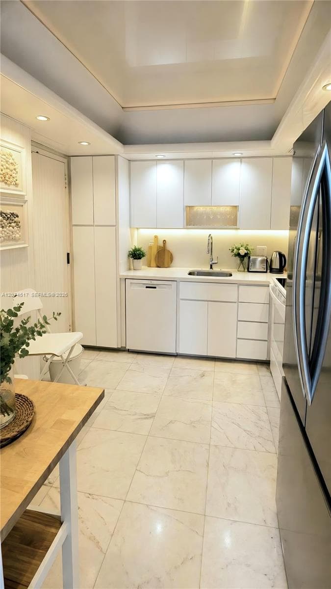 HEMISPHERES CONDO · #17P in Hallandale Beach - Photo 5