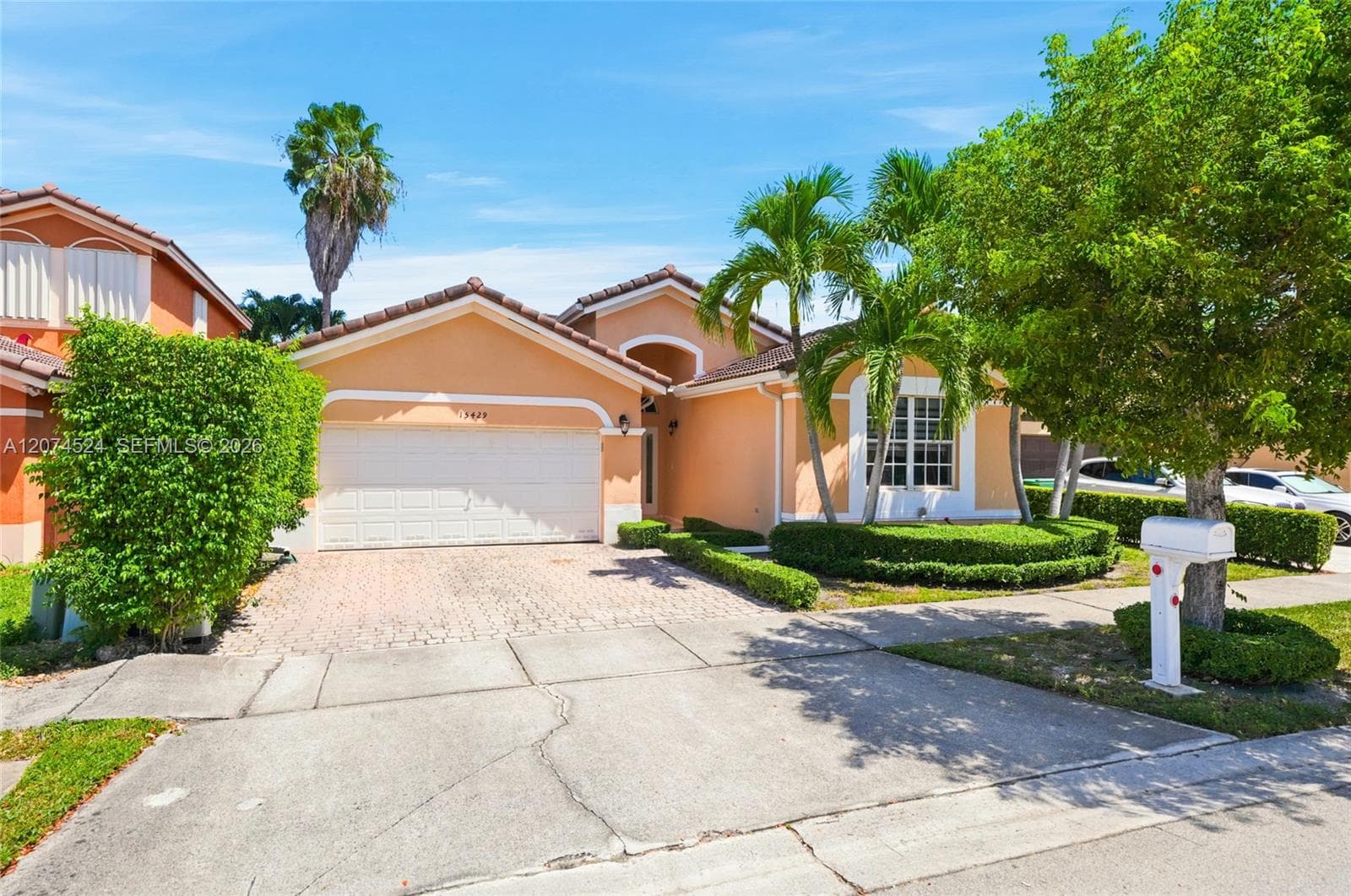 15429 SW 36th Ter photo 1