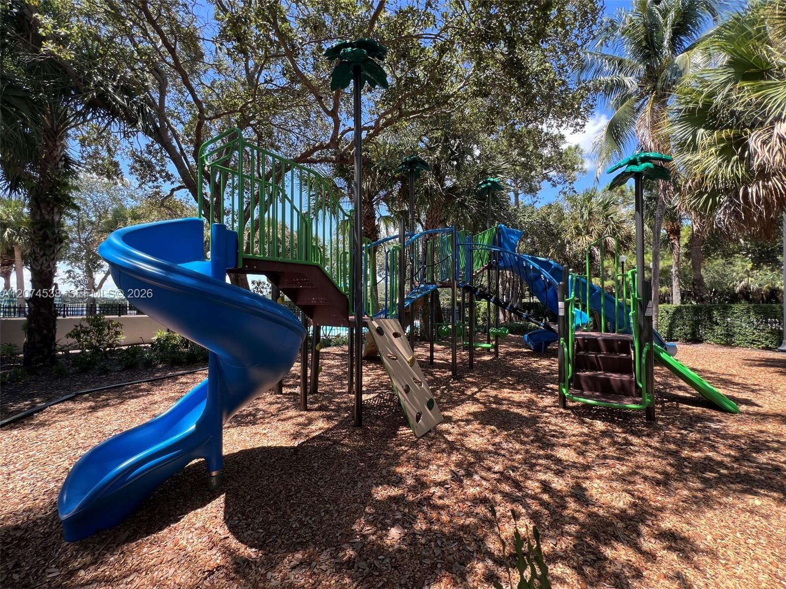 KIDS PLAYGROUND