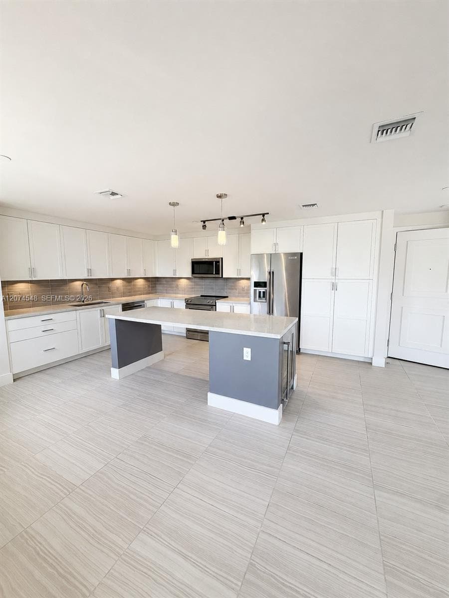 NEW RIVER CENTER · #310 in Fort Lauderdale - Photo 3