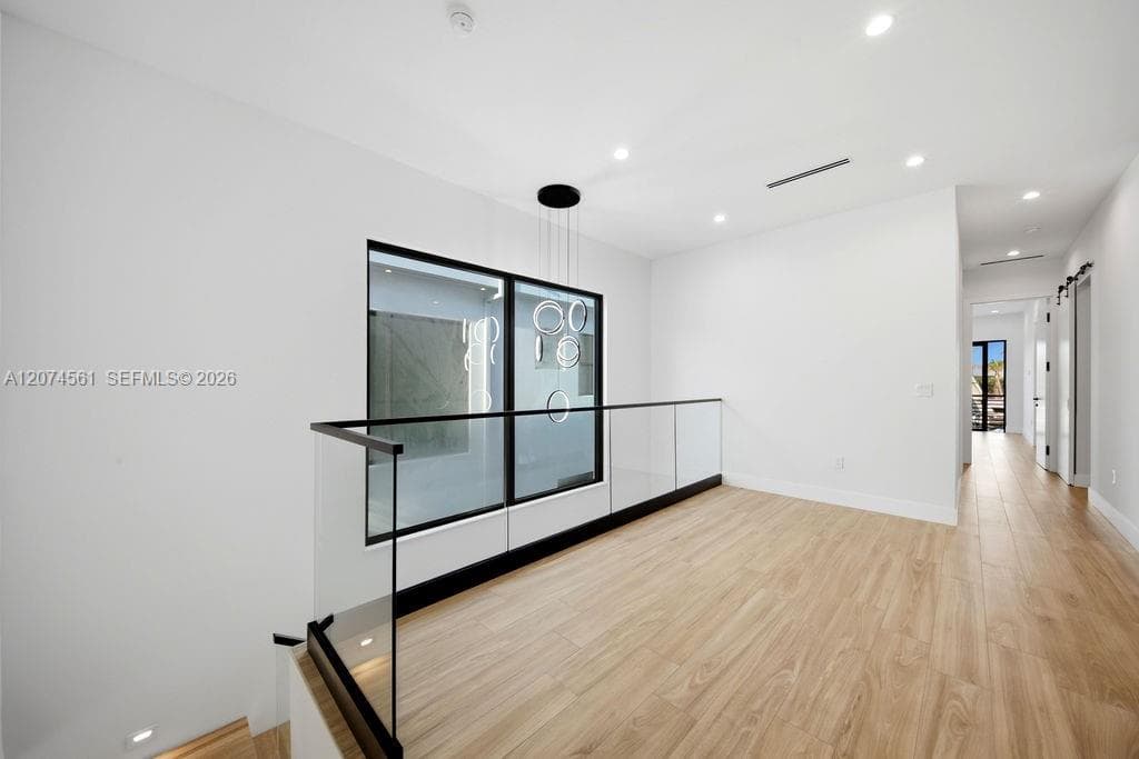 1334 NE 16 Ter photo 27