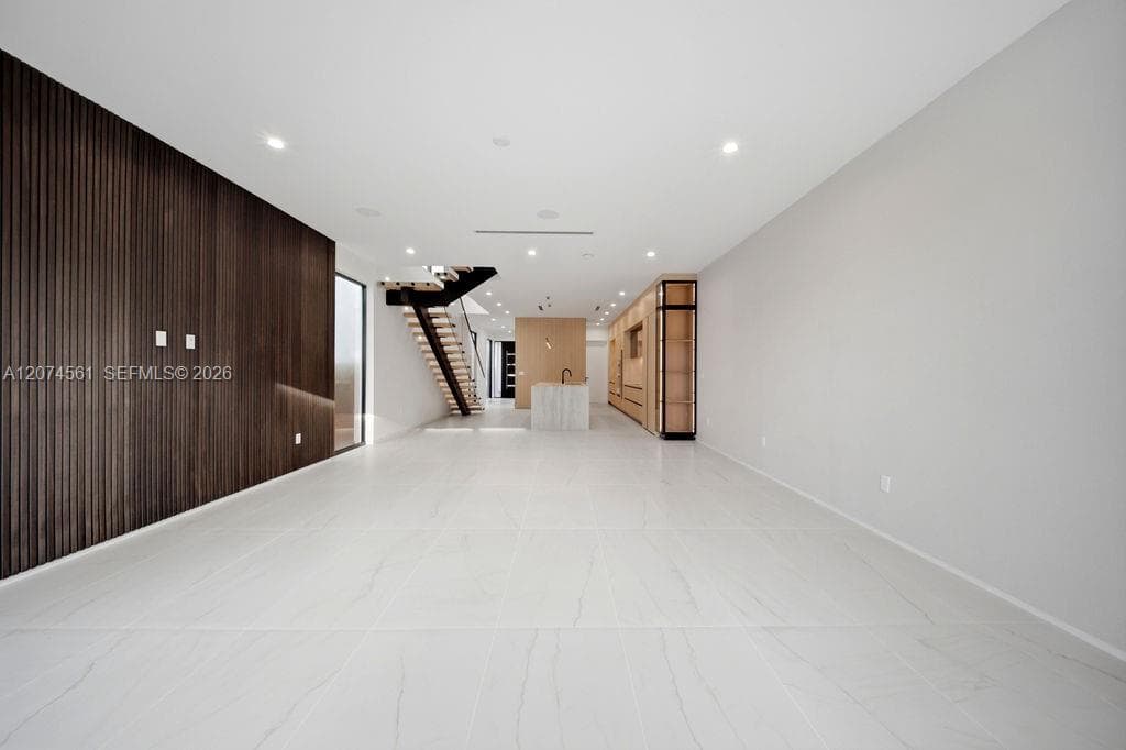 1334 NE 16 Ter photo 17