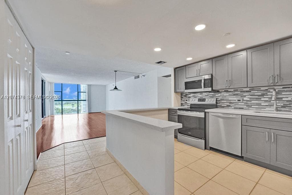 WATERVIEW CONDO · #938 in Aventura - Photo 10