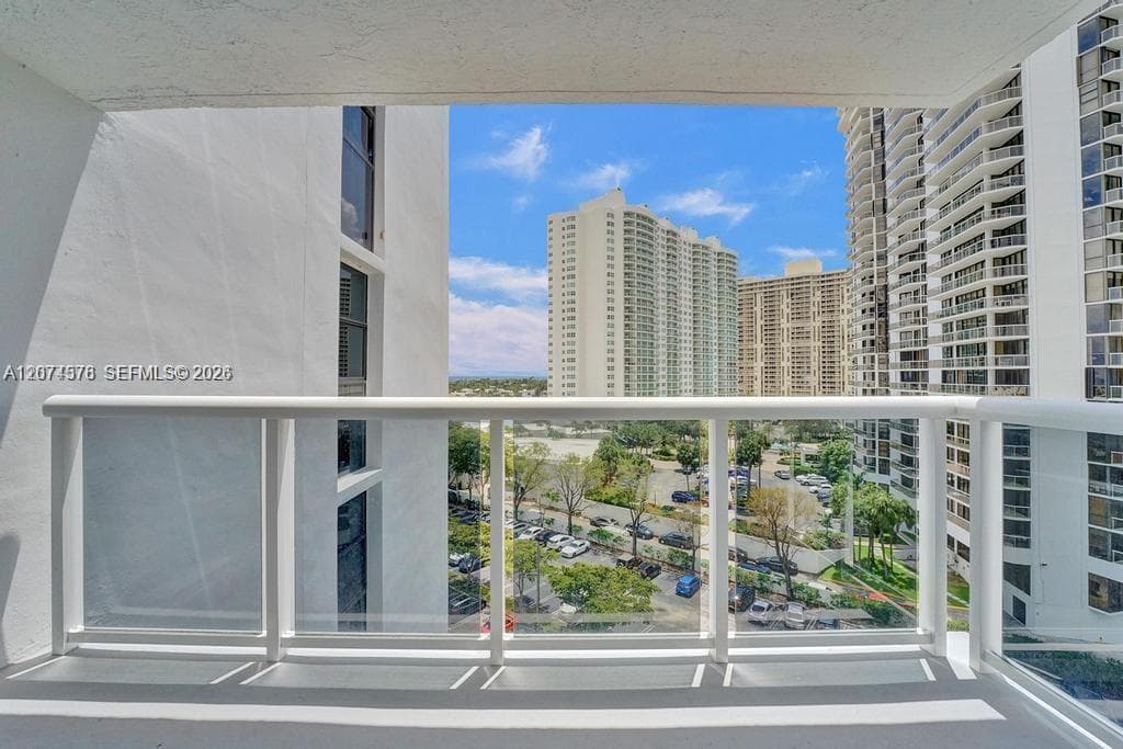 WATERVIEW CONDO · #938 in Aventura - Photo 4