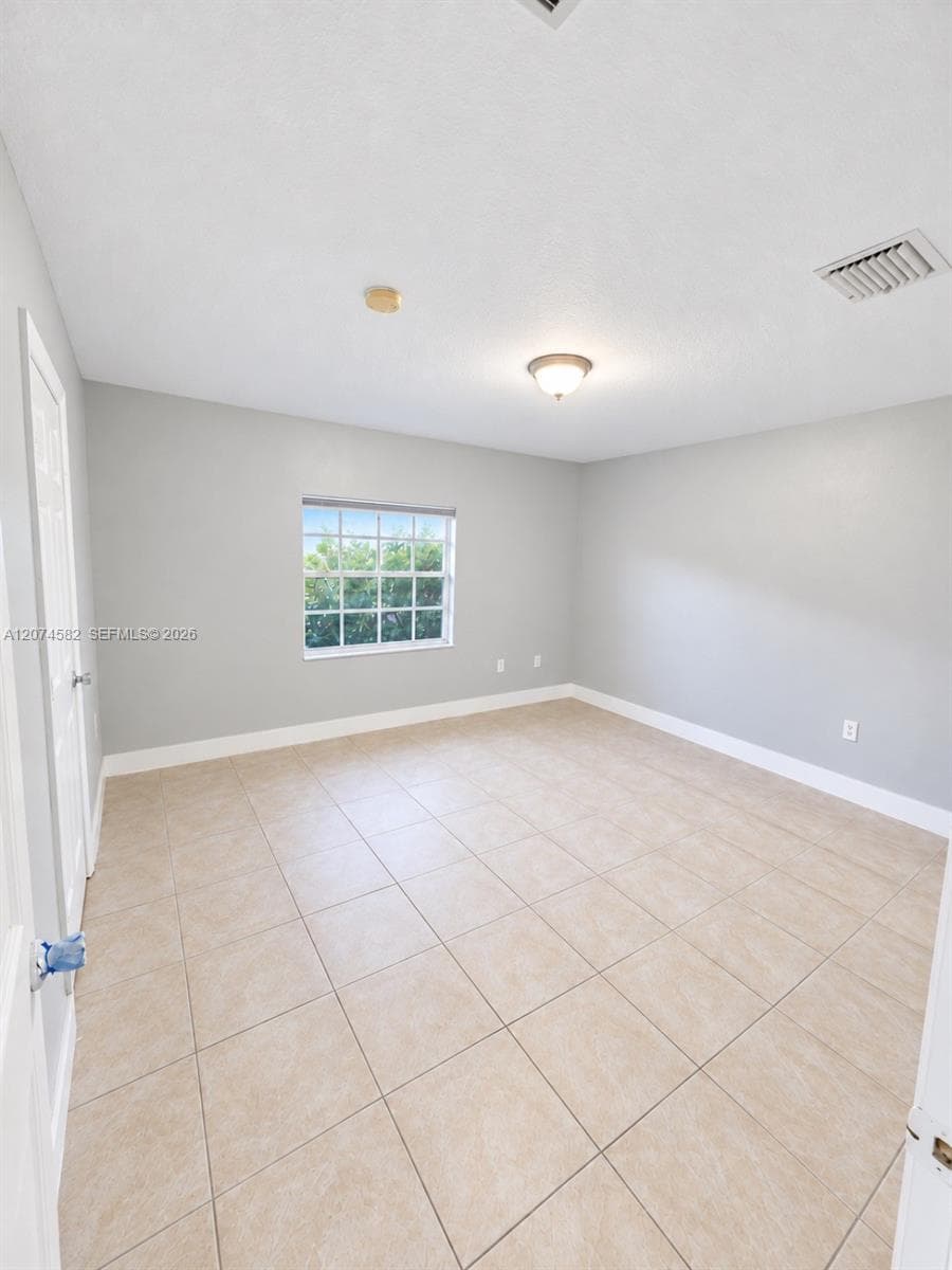 2471 NW 18th Ter #2471 photo 8