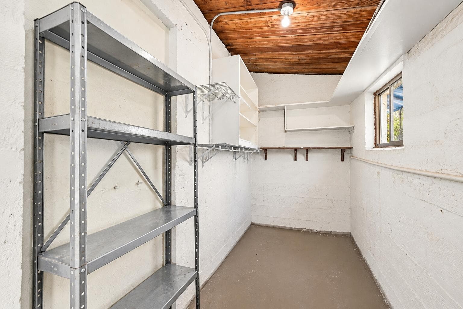 EMPTY UTILITY ROOM