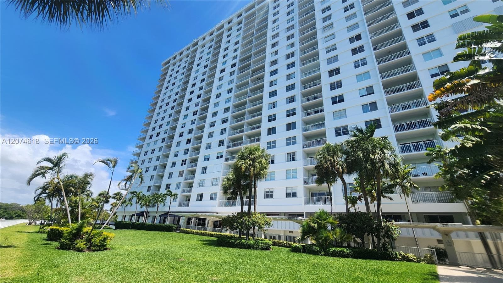 ARLEN HOUSE WEST CONDO · #1725 in Sunny Isles Beach - Photo 1