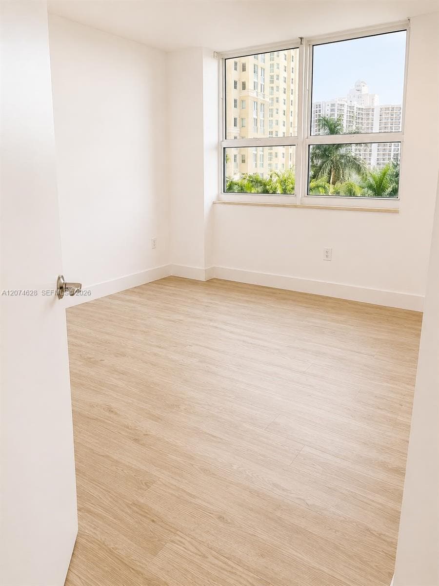 TURNBERRY ON THE GREEN CO · #408 in Aventura - Photo 12