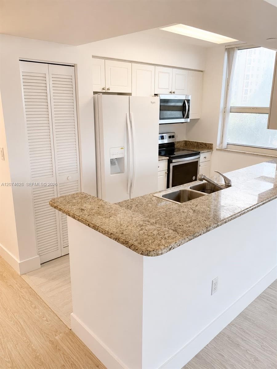 TURNBERRY ON THE GREEN CO · #408 in Aventura - Photo 4